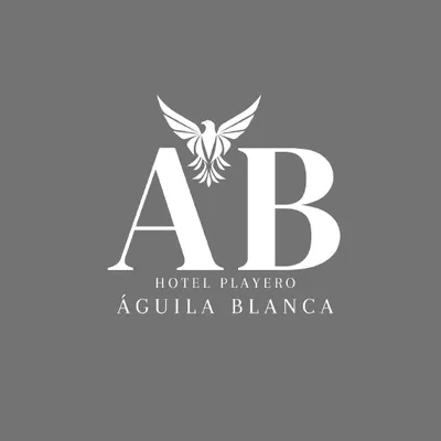 Fachada del hotel Águila Blanca en Villa Gesell