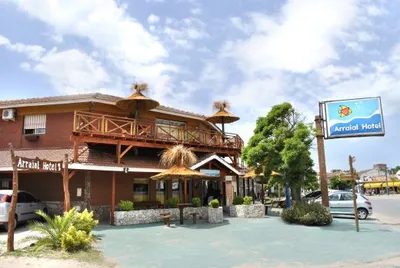 Fachada del hotel Arraial en Villa Gesell