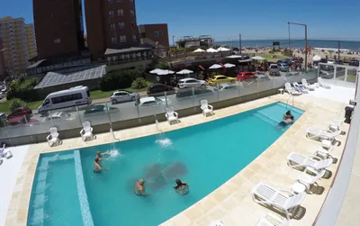 Fachada del hotel Atlántico en Villa Gesell
