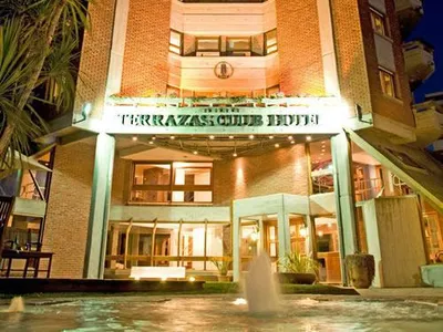 Fachada del hotel Terrazas Club en Villa Gesell